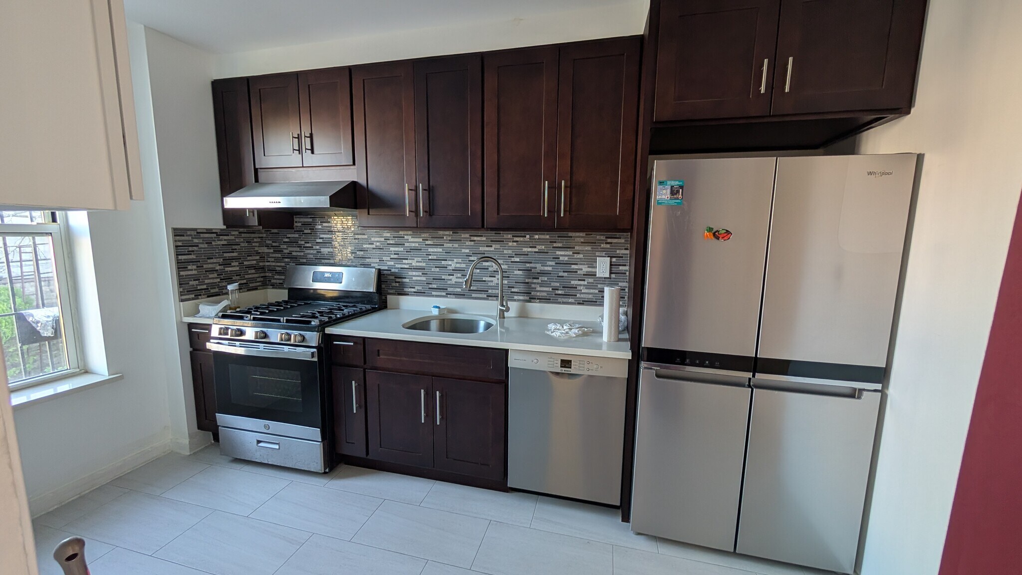 Building Photo - 537 46th St