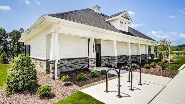 Building Photo - 1121 Duet Dr