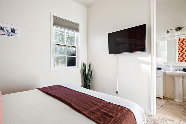 Building Photo - 36 W Dove Wing Dr