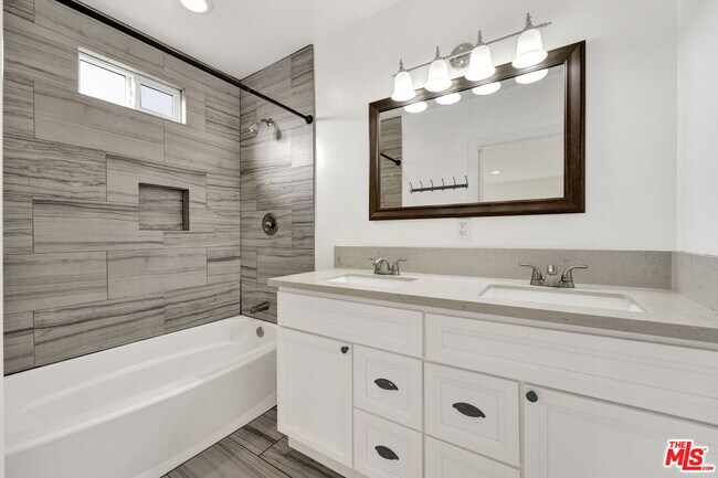 Building Photo - 6323 Farmdale Ave