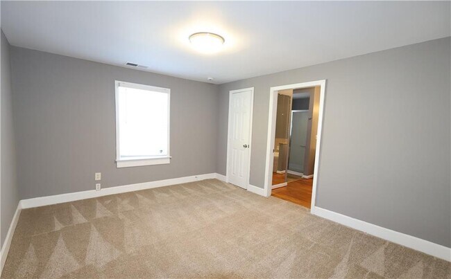 Building Photo - 771 McLendon Dr