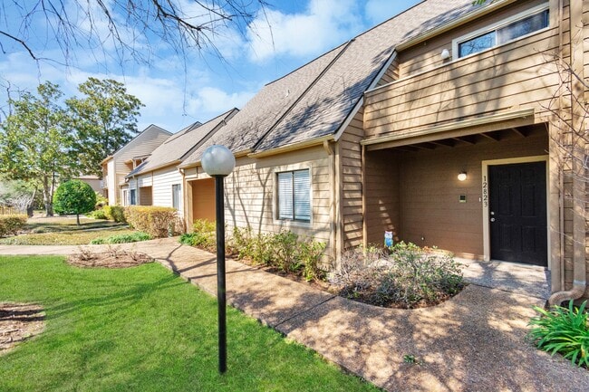 Building Photo - 12823 Briarwest Cir