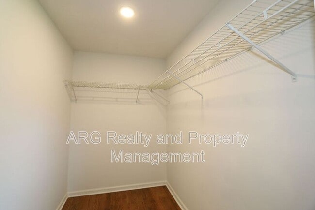 Building Photo - 1095 Ira St SW