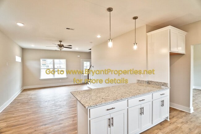 Building Photo - 615 Vrabel Rd