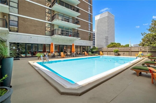 Building Photo - 620 Peachtree St NE