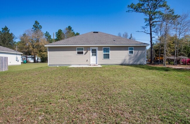 Building Photo - 3 bedrooms 2 bathrooms