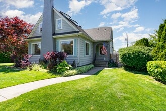 Building Photo - Charming North Admiral Craftsman w/ Modern Updates!