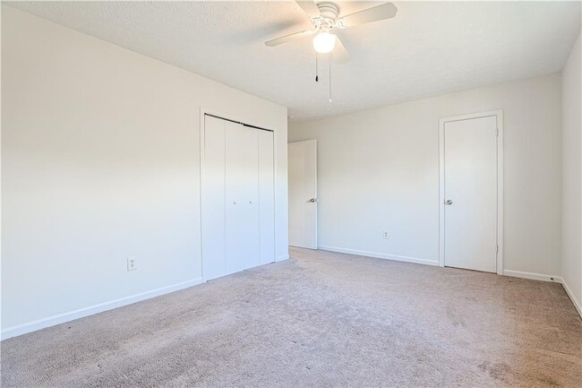 Building Photo - 732 S Candler St