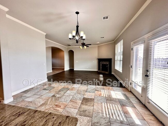 Building Photo - 2412 SE 92nd Terrace