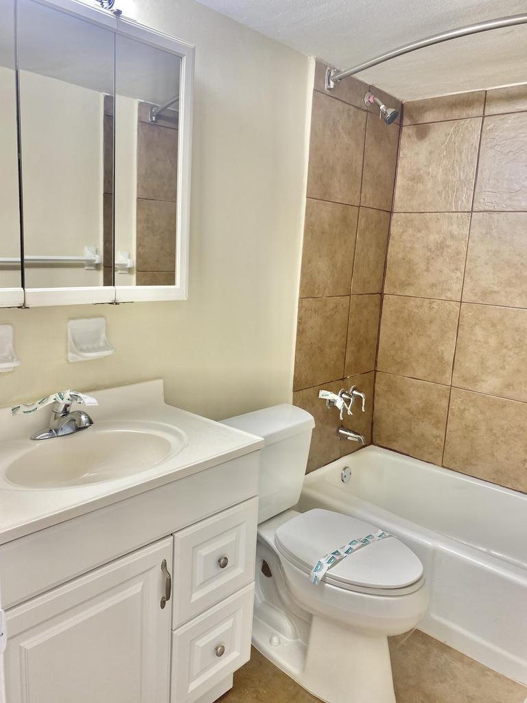 Building Photo - 2303 S Federal Hwy