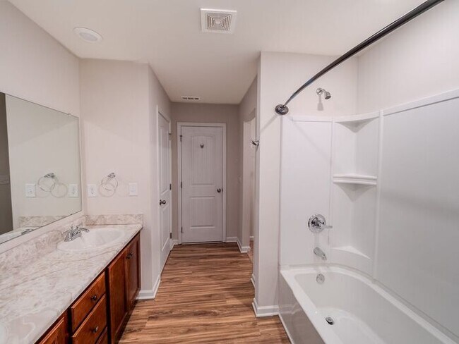 Building Photo - 400 Ruths Blvd