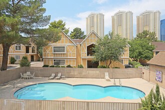 Building Photo - International Villas