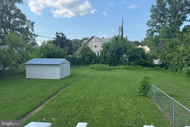 Building Photo - 2502 Halcyon Ave