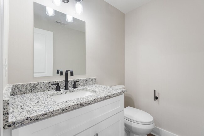 Building Photo - 3 bedroom BRAND NEW Townhome in Cleveland!