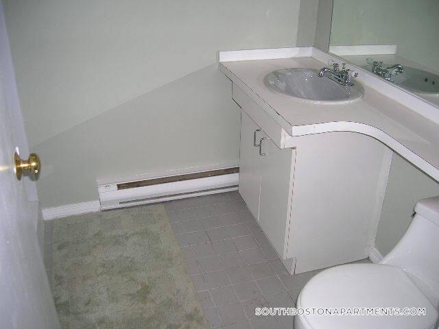 Building Photo - 130 G St