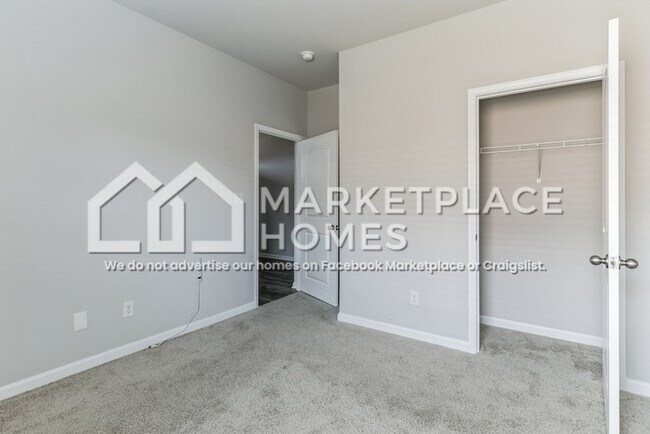 Building Photo - 15995 Glenncrest Ln