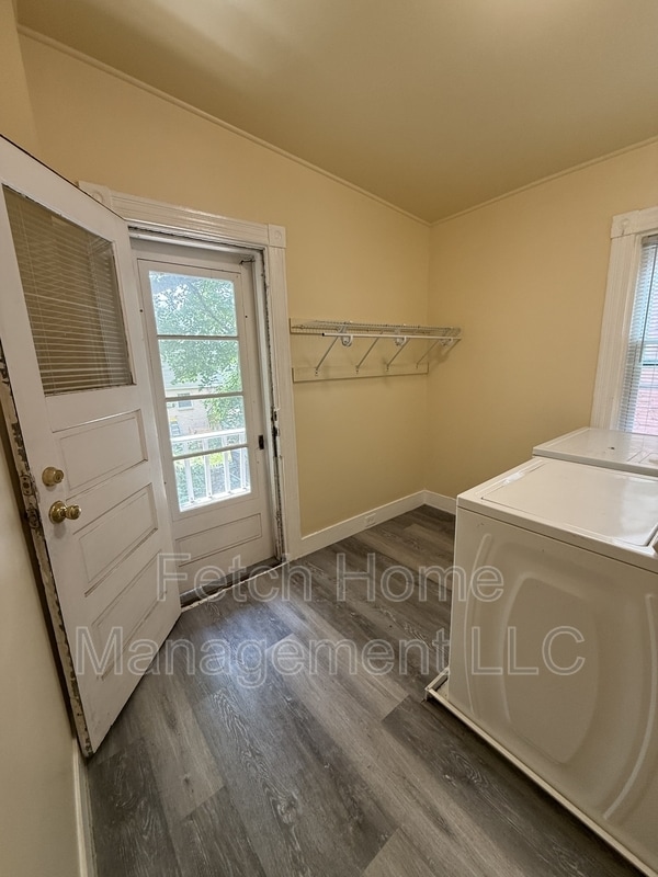 Building Photo - 830 Prangley Ave