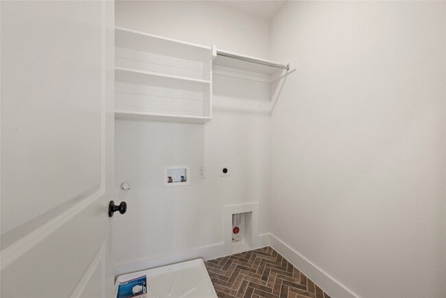 Building Photo - 9601 Dahlia Blvd