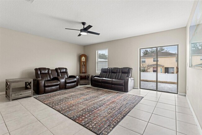 Building Photo - 194 Argyll Dr