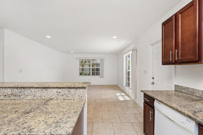 Building Photo - 3525 NW 114th Ln