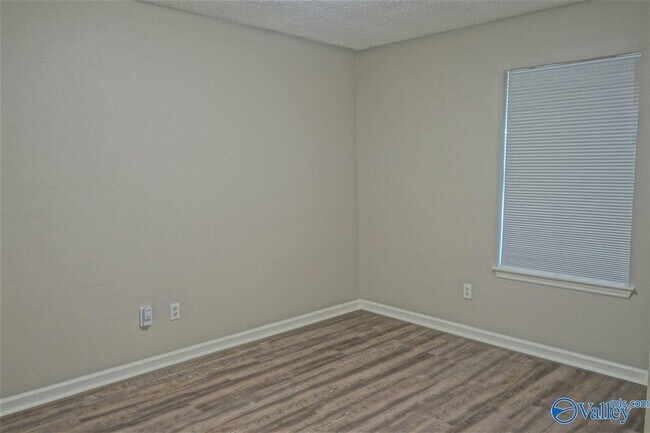 Building Photo - 212 Turnbrook Dr SW