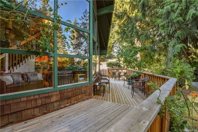Building Photo - 16112 Jordan Way
