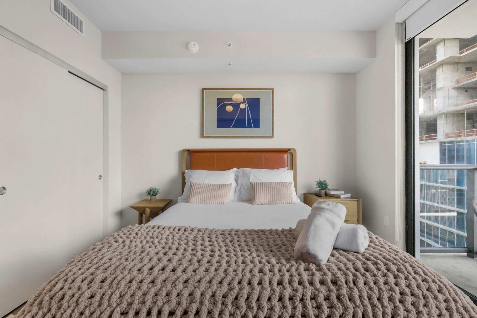 Building Photo - 11 NE 6th St