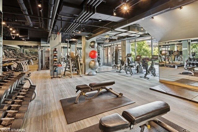 Building Photo - 201 N Westshore Dr