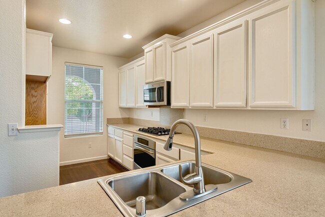 Building Photo - 2815 Tourbrook Way