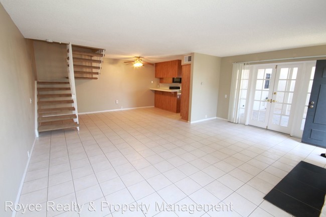Building Photo - 3 br, 2.5 bath House - 7988 Playmor Terrace