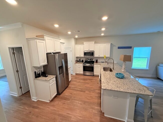 Building Photo - 887 Summer Starling Pl