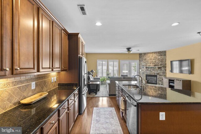 Building Photo - 43682 Chicacoon Creek Square