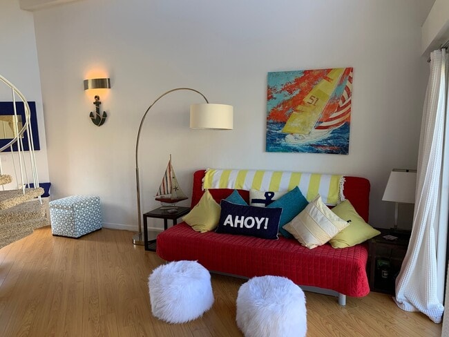 Building Photo - The cutest loft condo in Tahoe Keys - Oct ...