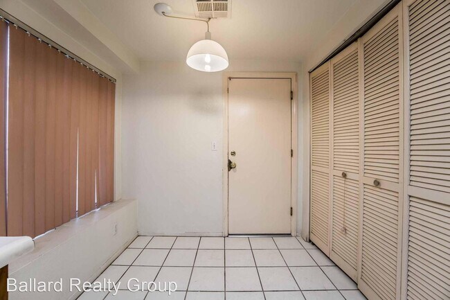 Building Photo - 3 br, 2 bath House - 749 Weatherstone Drive