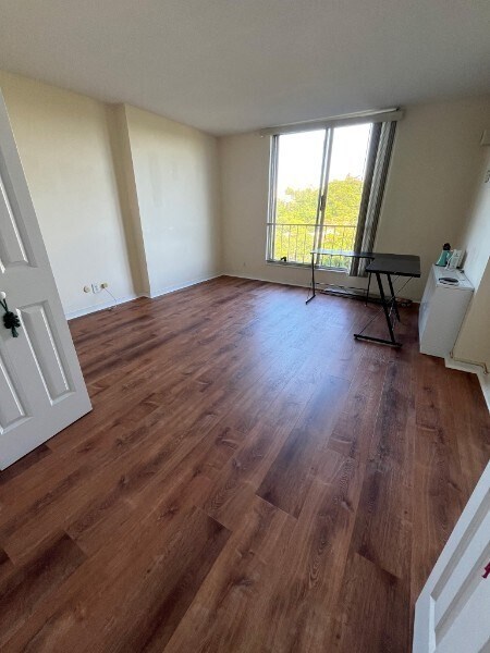 Building Photo - 33 Pond Ave