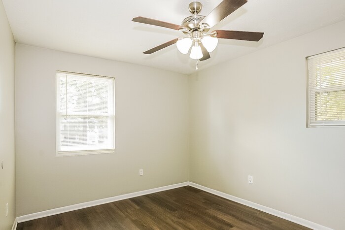 Building Photo - 458 Sheraton Dr