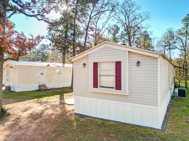 Building Photo - 1202 US-190