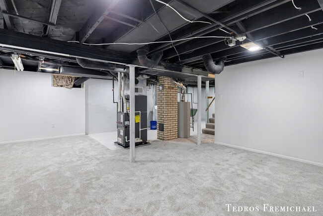 Building Photo - 1302 Griswold St SE