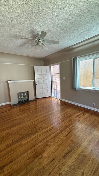 Living Room - 3949 1/2 32nd St