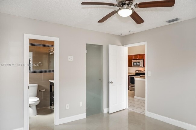 Building Photo - 8806 NW 114th Terrace