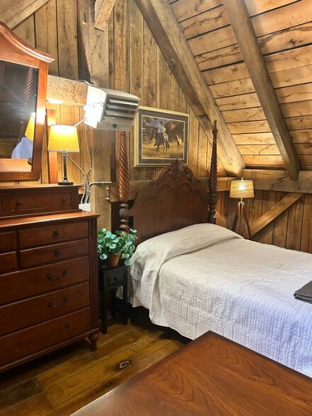 Building Photo - 155 Madrone Ave