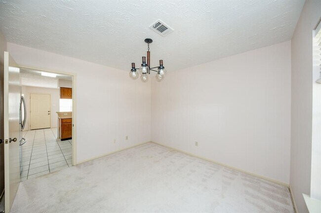 Building Photo - 13211 Rosstown Dr