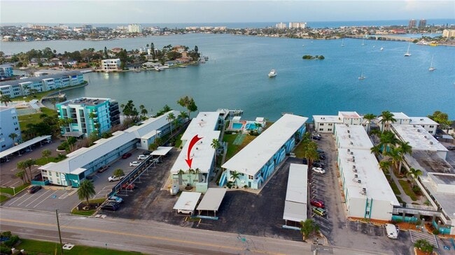 Building Photo - 1840 Shore Dr S