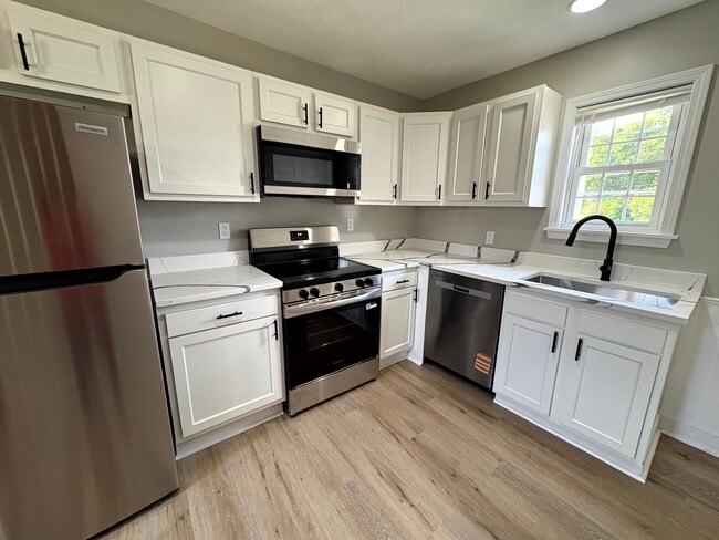 Primary Photo - Cute 2 Bedroom / 1.5 Bath home in Penn Tra...