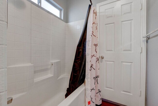 Building Photo - 2205 Riderwood Ave