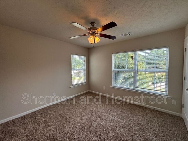 Building Photo - 404 Joiner Cir