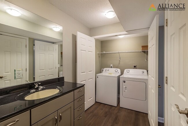 Building Photo - 917 Kearney St