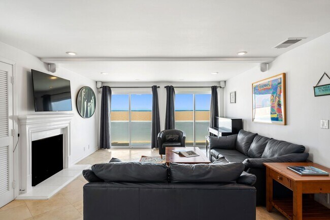 Building Photo - 3525 Ocean Dr