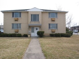 Building Photo - 461 Alberta Dr