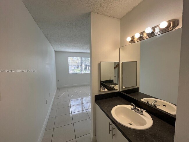 Building Photo - 8028 SW 21st Ct